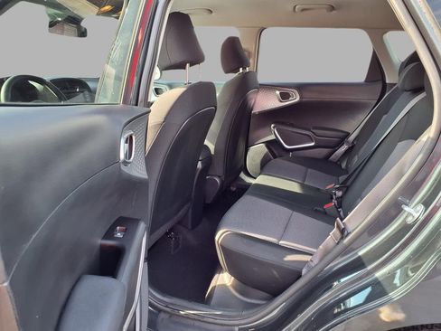 Used 2025 Kia Soul LX w/ LX Technology Package FWD image 23