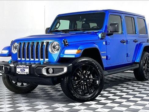 Used 2023 Jeep Wrangler Unlimited Sahara w/ Cold Weather Group AWD/4WD image 2