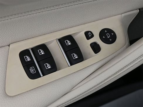 Used 2021 BMW 530i 530i w/ Premium Package image 4