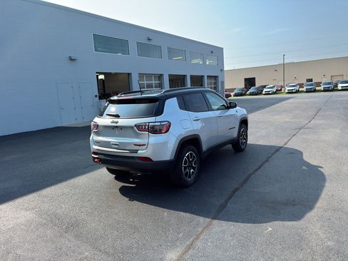 Used 2025 Jeep Compass Trailhawk AWD/4WD image 6
