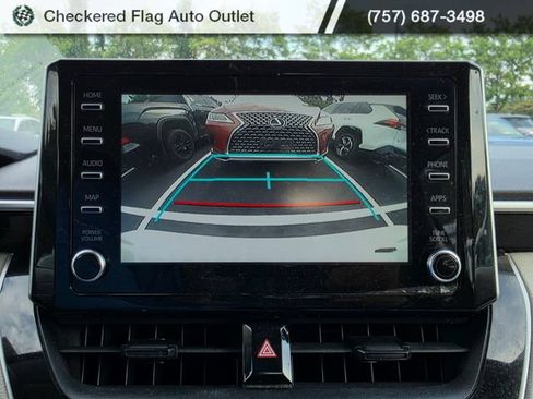 Used 2020 Toyota Corolla LE FWD image 14
