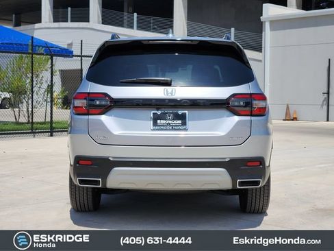 Used 2025 Honda Pilot Elite image 6