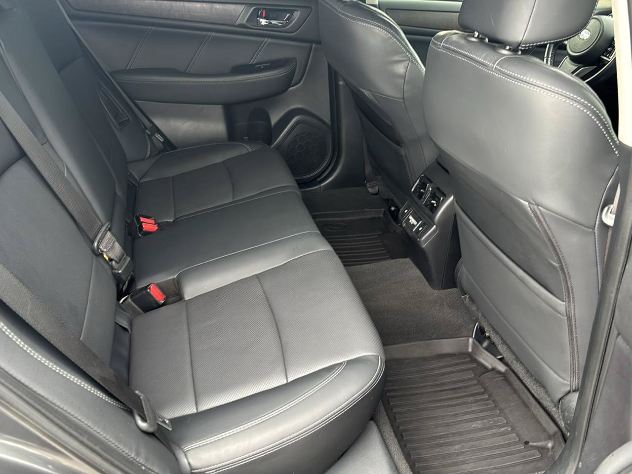 Used 2018 Subaru Outback 2.5i Limited AWD/4WD image 16