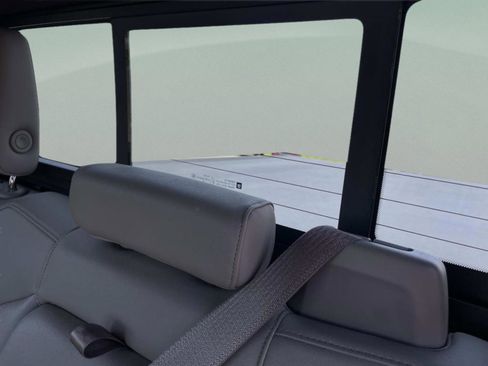 Used 2022 Chevrolet Silverado 1500 RST w/ Redline Edition image 11