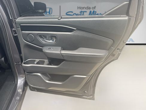 Certified 2023 Honda Pilot Touring image 31