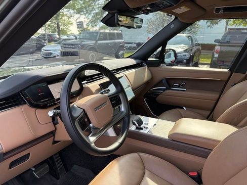 Used 2025 Land Rover Range Rover Long Wheelbase SE AWD/4WD image 10