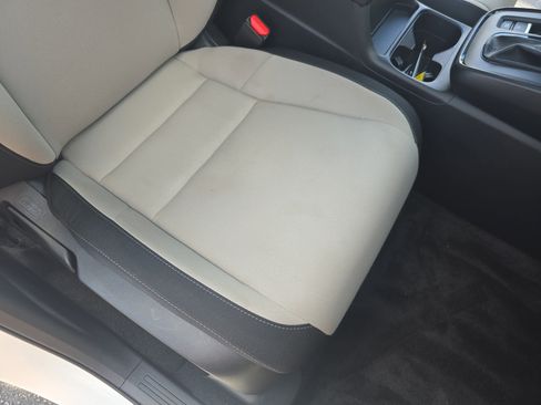 Used 2024 Honda CR-V EX image 10