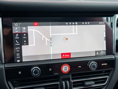 New 2026 Porsche Macan image 18