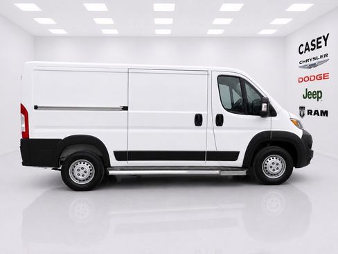 Used 2025 RAM ProMaster 2500 w/ U-Haul Equipment Group FWD image 7