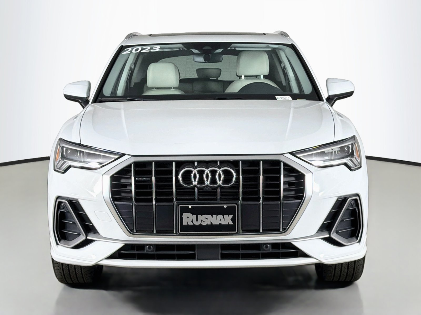 Used 2023 Audi Q3 2.0T Premium Plus w/ Premium Plus Package AWD/4WD image 2