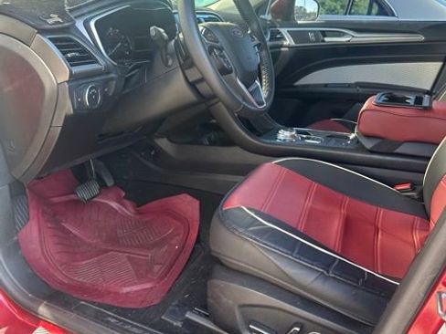 Used 2019 Ford Fusion SE w/ Equipment Group 151A FWD image 5