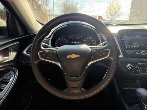 Used 2022 Chevrolet Malibu LT image 8