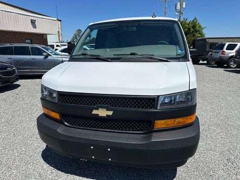 Used 2021 Chevrolet Express 2500 RWD image 4