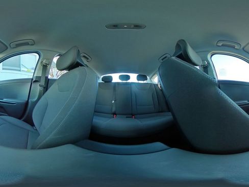 Used 2025 Kia K4 LXS image 41