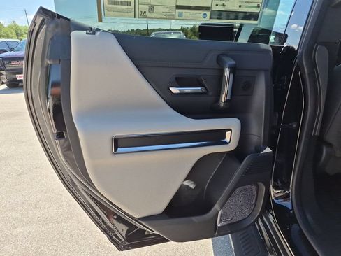New 2026 GMC Hummer EV SUV AWD/4WD image 32