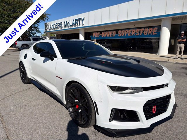 Used 2021 Chevrolet Camaro ZL1 RWD image 1