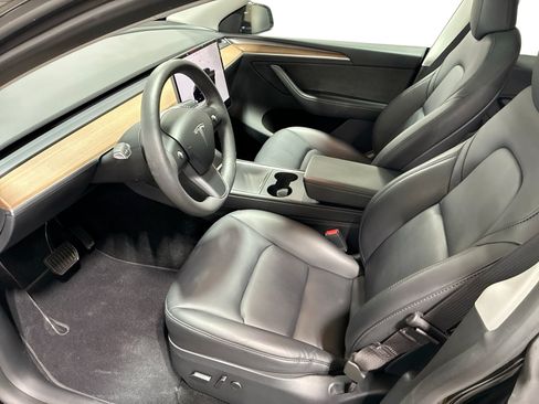 Certified 2023 Tesla Model Y Long Range AWD/4WD image 9