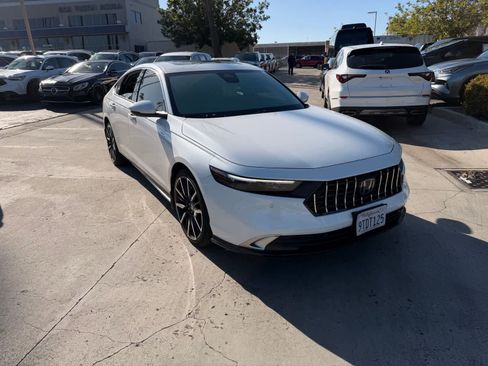 Used 2025 Honda Accord Touring image 7