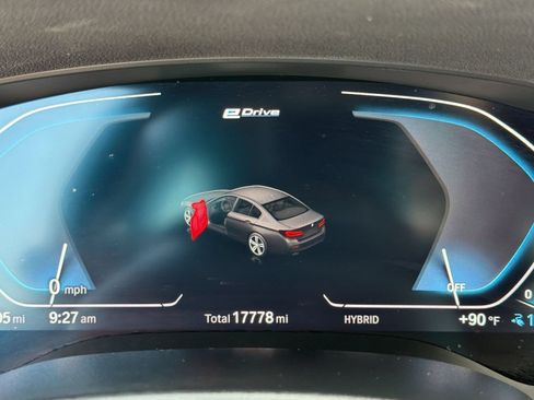 Used 2023 BMW 530e w/ Premium Package RWD image 20