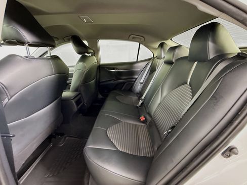 Used 2019 Toyota Camry SE FWD image 27