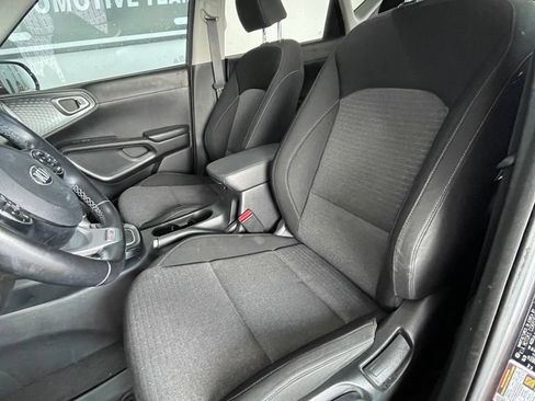 Used 2021 Kia Soul GT-Line FWD image 9