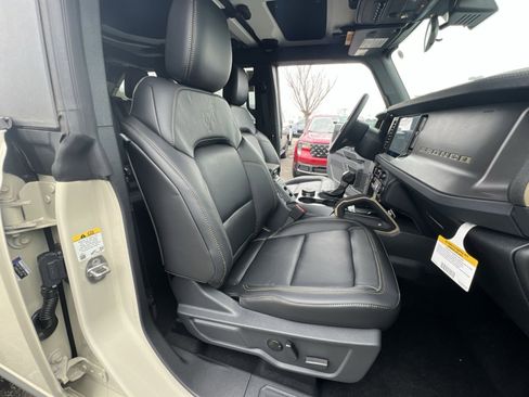 New 2025 Ford Bronco Badlands image 26