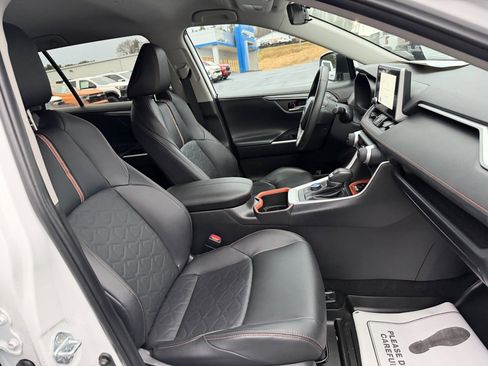Used 2024 Toyota RAV4 Adventure image 25