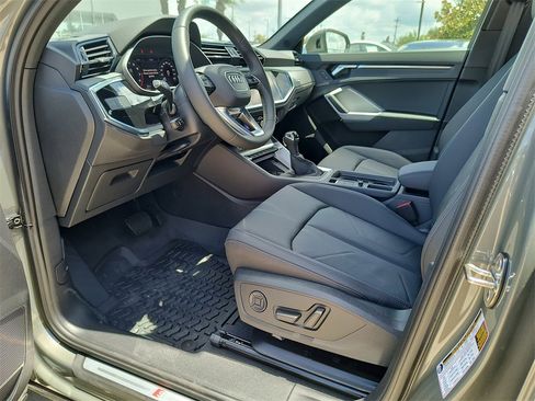 New 2025 Audi Q3 2.0T Premium image 2