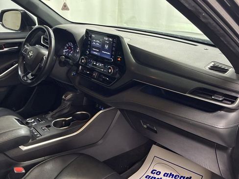 Used 2022 Toyota Highlander XSE AWD/4WD image 33