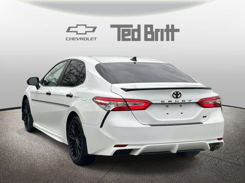 Used 2020 Toyota Camry SE image 6