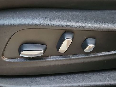 Used 2020 Cadillac XT5 Premium Luxury image 24