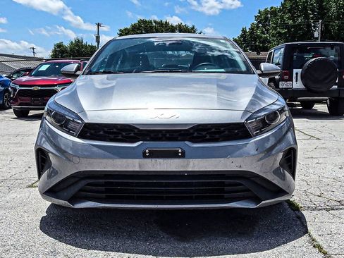 Used 2023 Kia Forte LXS FWD image 2