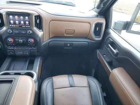 Used 2022 Chevrolet Silverado 2500 High Country w/ Safety Package II image 18