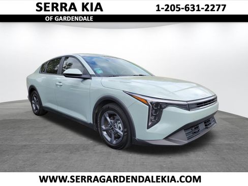 Used 2025 Kia K4 LXS image 1
