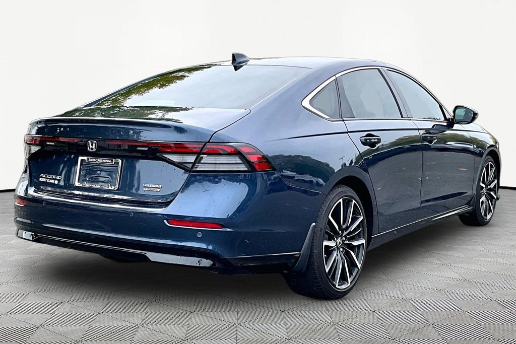 Used 2024 Honda Accord Touring image 6