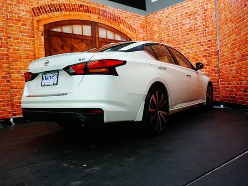 Used 2019 Nissan Altima 2.5 SR FWD image 8