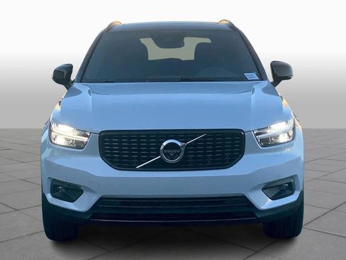 Used 2021 Volvo XC40 T5 R-Design w/ Advanced Package image 3