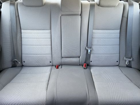 Used 2017 Toyota Camry LE FWD image 14