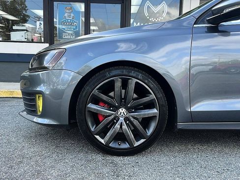 Used 2013 Volkswagen Jetta GLI Autobahn image 18