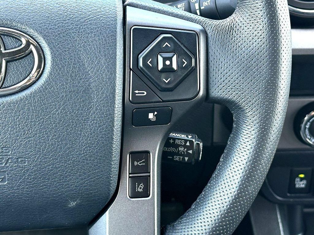 Used 2020 Toyota Tacoma TRD Off-Road w/ Technology Package AWD/4WD image 25