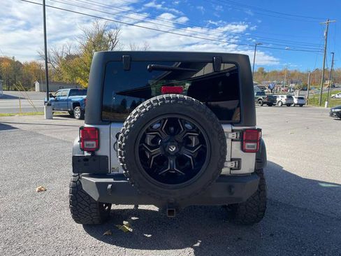 Used 2016 Jeep Wrangler Unlimited Sport image 6
