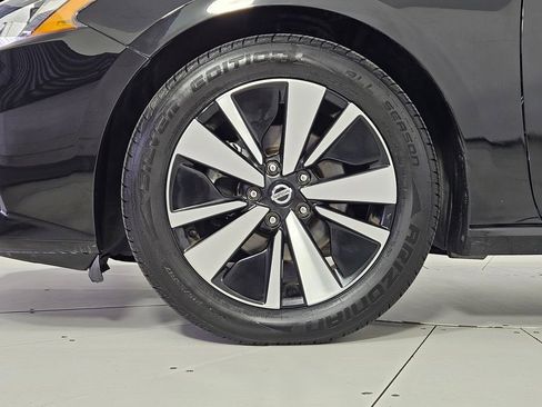 Used 2021 Nissan Altima 2.5 SV FWD image 5