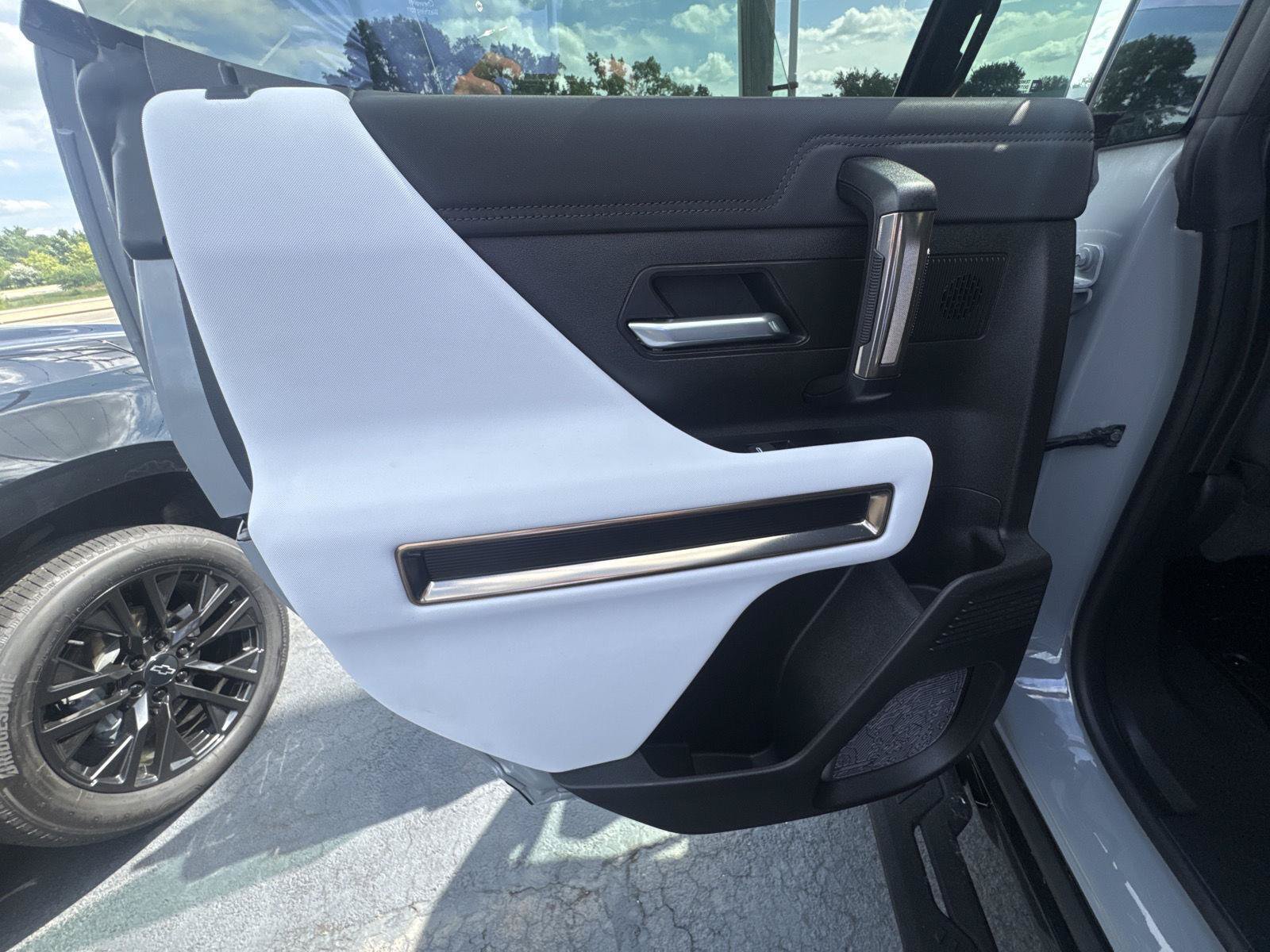 Used 2025 GMC Hummer EV 3X AWD/4WD image 12