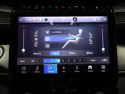 Certified 2023 Jeep Grand Cherokee Limited w/ Luxury Tech Group II AWD/4WD image 33
