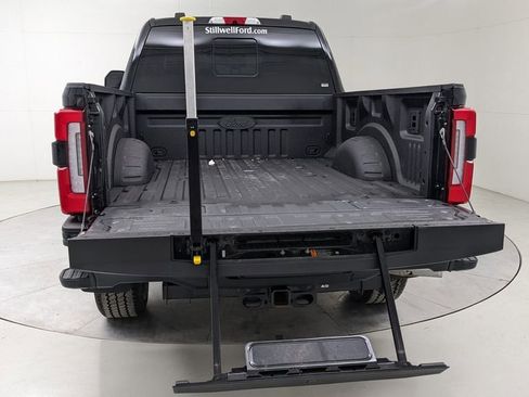 Certified 2025 Ford F250 Platinum AWD/4WD image 9