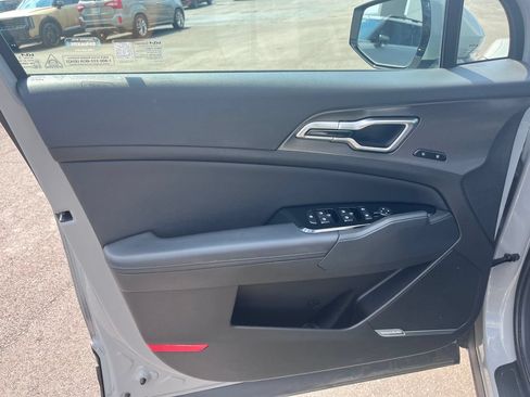 Certified 2025 Kia Sportage SX AWD/4WD image 10