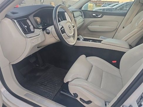 Used 2022 Volvo XC60 B5 Inscription w/ Advanced Package image 9