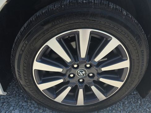 Used 2020 Toyota Sienna XLE Premium AWD/4WD image 12