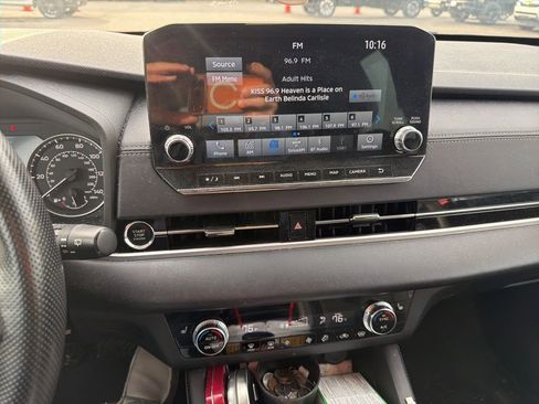 Used 2022 Mitsubishi Outlander SE image 8