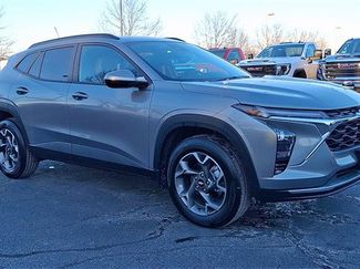 Certified 2025 Chevrolet Trax LT w/ Driver Confidence Package video 2